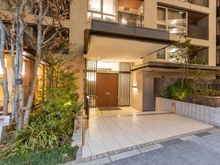 【東京都/新宿区市谷仲之町】プラウド市谷仲之町ヒルトップ エントランス