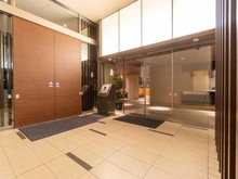 【東京都/新宿区市谷仲之町】プラウド市谷仲之町ヒルトップ エントランス