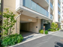 【東京都/新宿区愛住町】グランスイート四谷エクシア アプローチ