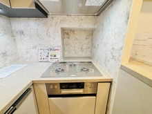 【東京都/新宿区大京町】プラウド新宿御苑エンパイア キッチン：三口コンロ