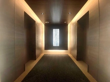 【東京都/新宿区大京町】プラウド新宿御苑エンパイア 共用部：エレベーターホール