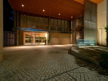 【東京都/新宿区大京町】プラウド新宿御苑エンパイア アプローチ