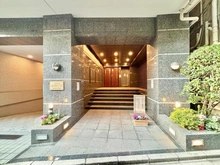 【東京都/新宿区四谷】グランアビテ四谷三丁目ステーションフロント アプローチ