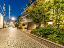 【東京都/新宿区四谷三栄町】パークホームズ四谷ザレジデンス 外観：右側