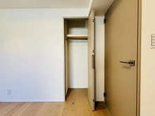 【東京都/新宿区左門町】フォルム四谷外苑東 収納：洋室（5.8畳）内