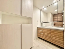 【東京都/新宿区市谷加賀町】ザ・パークハウス市谷加賀町レジデンス 洗面室