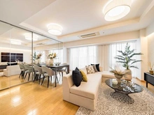 【東京都/新宿区富久町】ローレルコート新宿タワー リビング・ダイニング：※家具・調度品等は販売価格に含まれておりません