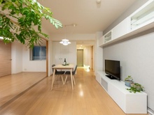 【東京都/新宿区市谷仲之町】プラウドジェム市ヶ谷 リビング・ダイニング・洋室約6.1帖