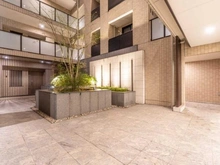 【東京都/新宿区市谷薬王寺町】ザ・ヒルズ市谷薬王寺 敷地内