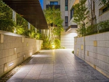 【東京都/新宿区市谷薬王寺町】ザ・ヒルズ市谷薬王寺 アプローチ