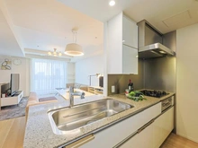 【東京都/新宿区富久町】富久クロスコンフォートタワー キッチン