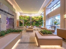 【東京都/新宿区富久町】富久クロスコンフォートタワー エントランス