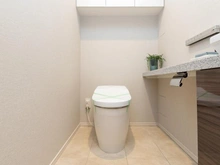 【東京都/新宿区市谷加賀町】ザ・パークハウス市谷加賀町 トイレ：ホームステージングの様子です。