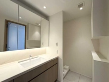 【東京都/新宿区富久町】富久クロスコンフォートタワー 洗面室