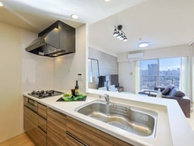 【東京都/足立区新田】ファインシティ王子神谷リバー＆フォレスト キッチン：約3.4帖のカウンターキッチン