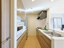 【東京都/足立区新田】ファインシティ王子神谷リバー＆フォレスト キッチン：カップボード収納付