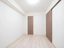 【東京都/板橋区坂下】プレミスト志村三丁目 洋室：約6帖の。ウォークインクローゼット付き