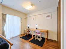 【埼玉県/志木市本町】プラウドシティ志木本町 センターコート 洋室：バルコニーに面した約5.4帖の洋室