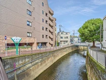 【東京都/杉並区方南】プラウド杉並方南町  神田川（現地より約10m）
