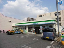【東京都/北区浮間】ヴェレーナグラン北赤羽マスタープレイス ファミリーマート浮間一丁目店（現地より約320m）