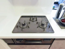 【東京都/練馬区関町北】ブロッサムコートむさし野ビューウイング キッチン：三口コンロ