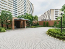 【東京都/北区王子】ザ・ガーデンズ東京王子ブルームコート 敷地内：コーチエントランス（車寄せ）