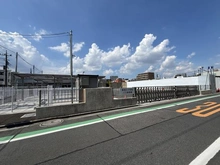 【東京都/足立区東和】トーキョーガーデンスイート 東淵江小学校仮設校舎への乗降者のバス停（現地より約150m）：