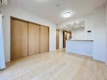 【埼玉県/朝霞市泉水】シティ・光陽朝霞泉水 LDK：間仕切りを閉めた状態