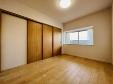 【埼玉県/朝霞市泉水】シティ・光陽朝霞泉水 洋室：LDK横（間仕切りを閉めた状態）