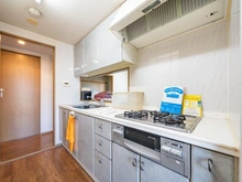 【東京都/北区赤羽南】モア・クレスト赤羽公園サンジェルム キッチン：※家具調度品等は販売価格に含まれません。