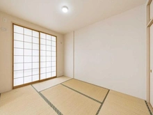 【埼玉県/川口市末広】グランレーヴ川口 洋室：※リフォーム工事前の写真です