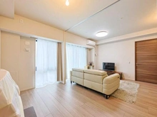 【埼玉県/川口市栄町】プラウドタワー川口クロス 洋室：5帖の洋室とリビングダイニング※間仕切り壁開放時