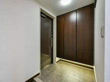 【京都府/京都市中京区蛸薬師通高倉東入】ローレルコート高倉 玄関