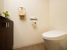 【京都府/京都市下京区四条通堀川東入】クオン四条柏屋町 トイレ：2020年7月新調　温水洗浄便座付き