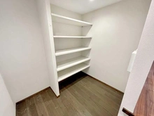 【京都府/京都市左京区岡崎円勝寺町】グランドヒルズ岡崎神宮道 キッチン：パントリー