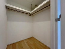 【京都府/京都市中京区麩屋町通御池下る】プラウド京都麩屋町御池 収納：ウォークインクローゼット