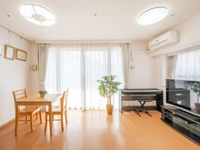 【兵庫県/神戸市中央区栄町通】ライオンズマンションみなと元町 LDK：角部屋のため、開口部が多いお部屋となっております