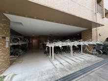 【兵庫県/神戸市中央区栄町通】ライオンズマンションみなと元町 駐輪場