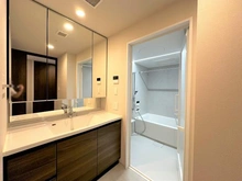 【兵庫県/西宮市甲子園三番町】グランド・サンリヤン甲子園三番町 洗面室