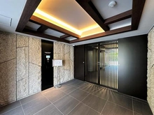 【兵庫県/西宮市甲子園三番町】グランド・サンリヤン甲子園三番町 エントランス