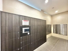 【兵庫県/神戸市中央区下山手通】ブリリアタワー神戸元町 宅配BOX：奥：メールBOX