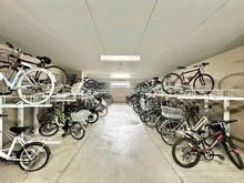 【兵庫県/宝塚市武庫川町】ローレルコート宝塚武庫川町 駐輪場