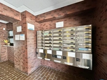 【兵庫県/神戸市中央区古湊通】ライオンズマンション神戸 メールBOX、宅配BOX