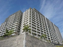 【兵庫県/神戸市須磨区西落合】プラウドシティ神戸名谷 外観：マンション南西側からの外観（写真右：サウスヴィラ）