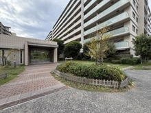 【兵庫県/西宮市神祇官町】ジオ西宮北口ガーデンズ NE棟 エントランス
