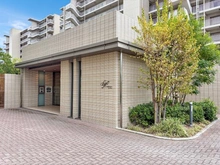 【兵庫県/西宮市神祇官町】ジオ西宮北口ガーデンズ NE棟 エントランス