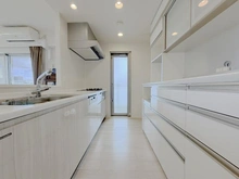 【兵庫県/西宮市神祇官町】ジオ西宮北口ガーデンズ NE棟 キッチン：家具調度品は価格に含まれません