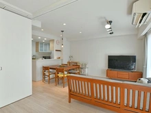 【兵庫県/神戸市須磨区大池町】シエリア須磨鷹取 リビング・ダイニング：手前：洋室