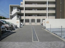 【大阪府/豊中市南桜塚】プラウド豊中南桜塚 駐車場