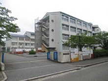 【兵庫県/神戸市西区井吹台西町】プラウドシティ神戸西神南 神戸市立井吹台中学校（現地より約520m）